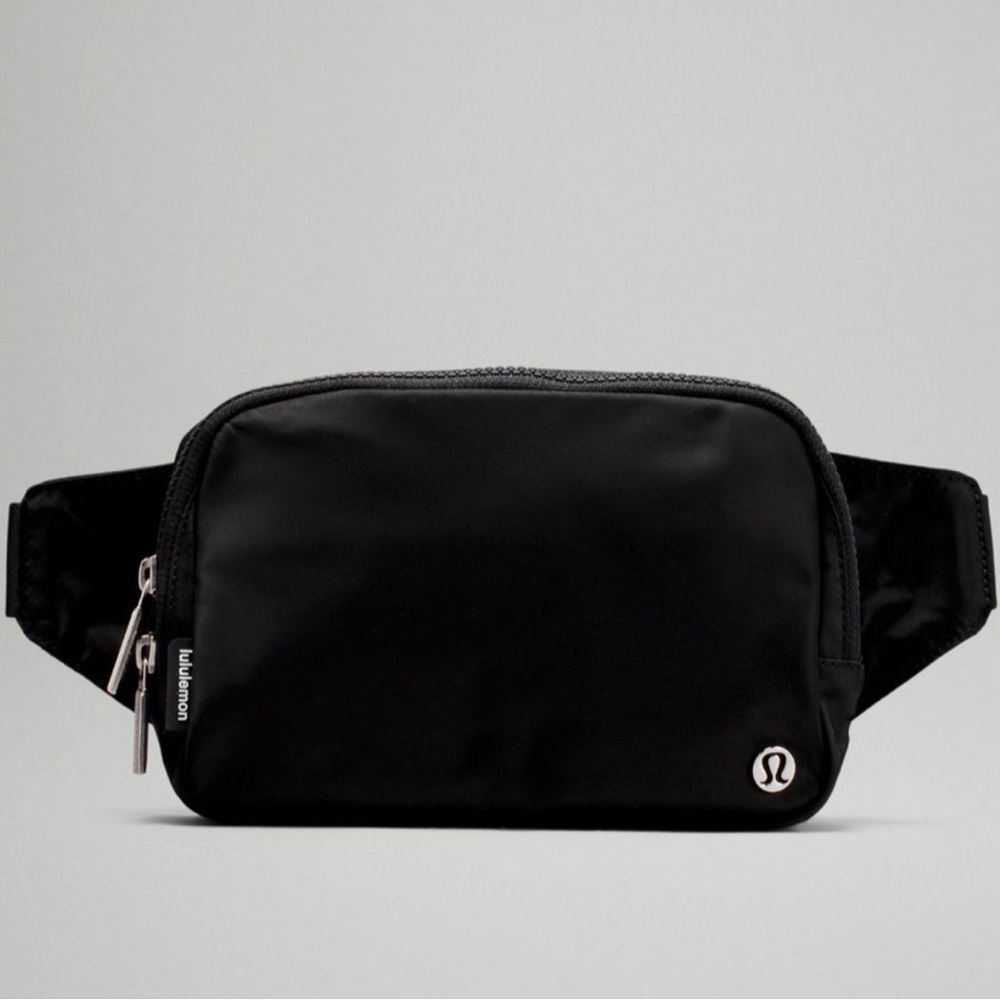 Lululemon LARGE 2L everywhere belt bag!!